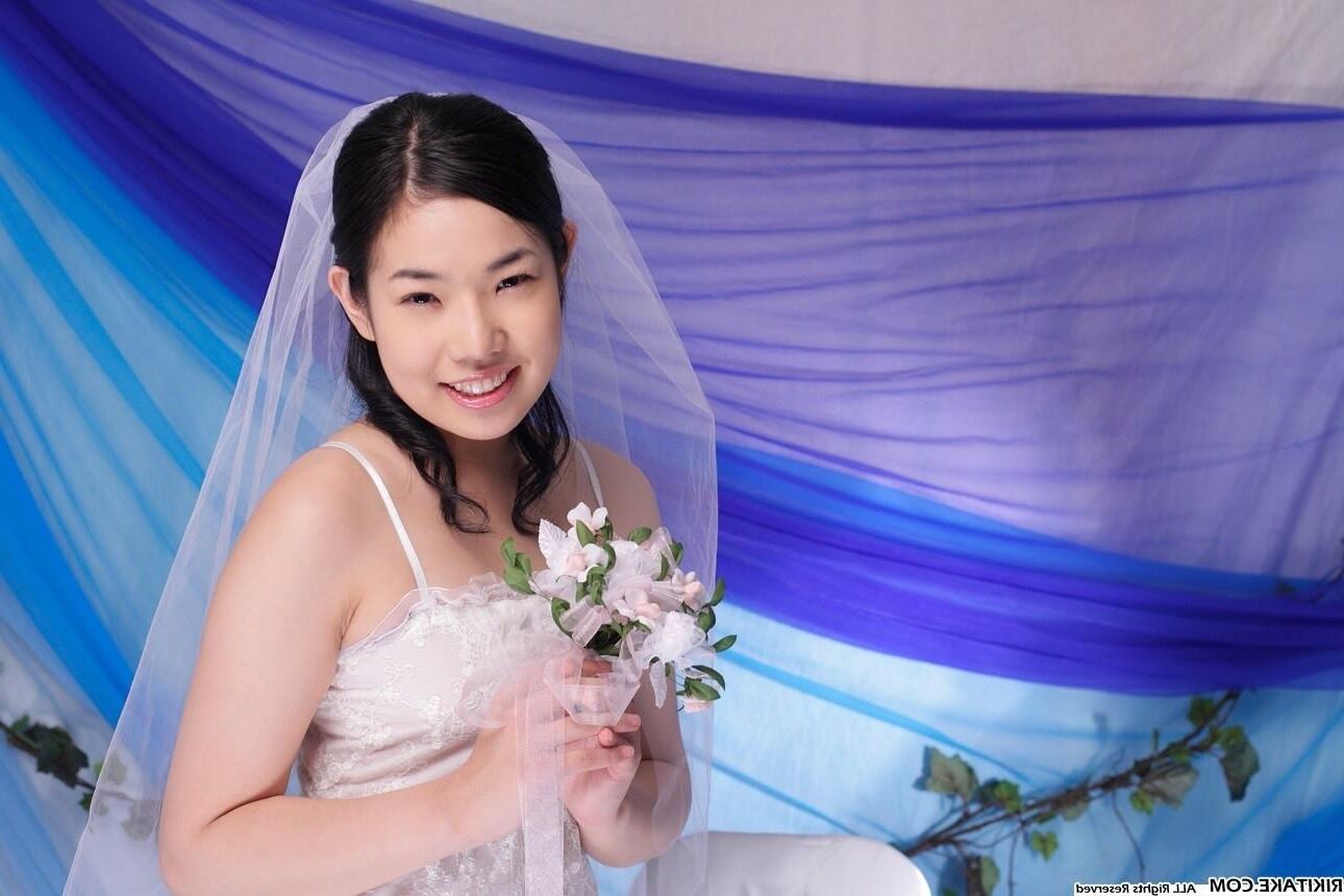 modelo de desnudos japonés Yui Hattori
