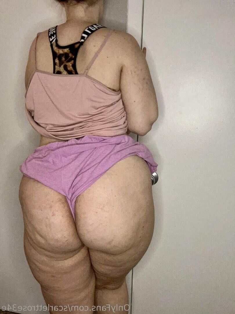 Scarlette enormes tetas curvas belleza bbw chica mezcladas