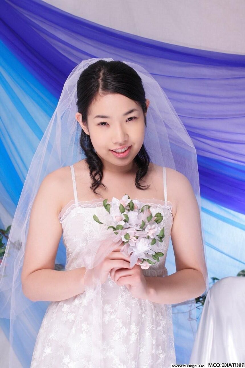 modelo de desnudos japonés Yui Hattori