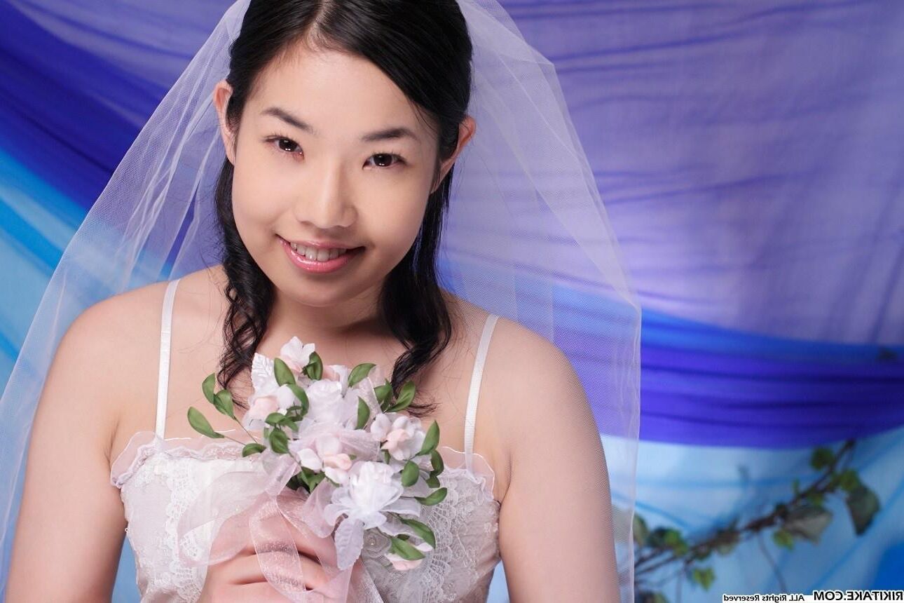 modelo de desnudos japonés Yui Hattori