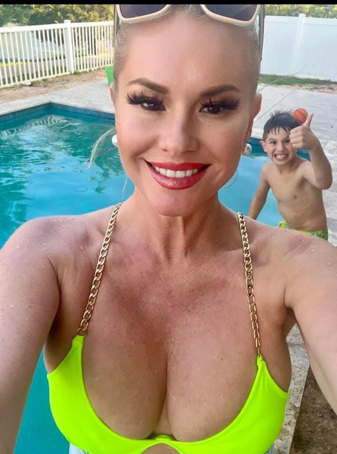 Bimbo Milf Mama