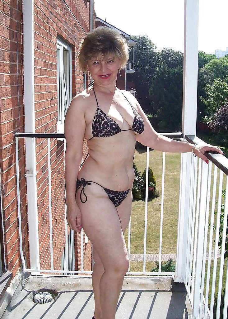 Mûrs et mamies en maillot de bain