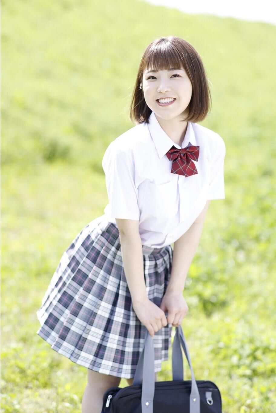 Yuina ogura lindo y sexy cuerpo