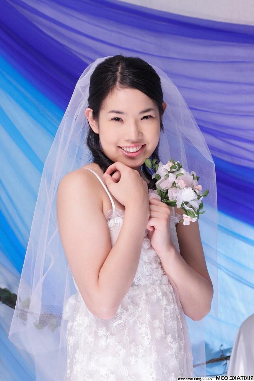 modelo de desnudos japonés Yui Hattori
