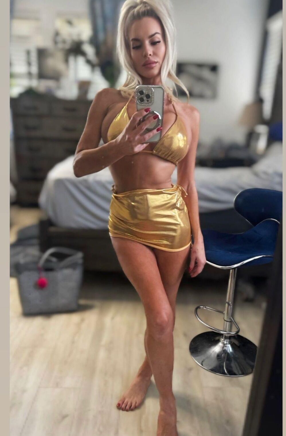 Bimbo Milf Mama