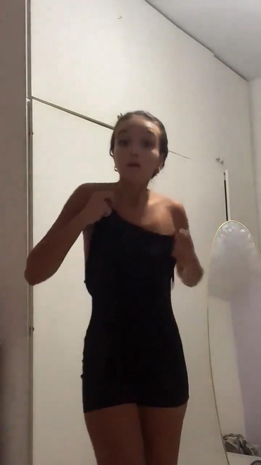 Elle a oublié que son appareil photo était sur