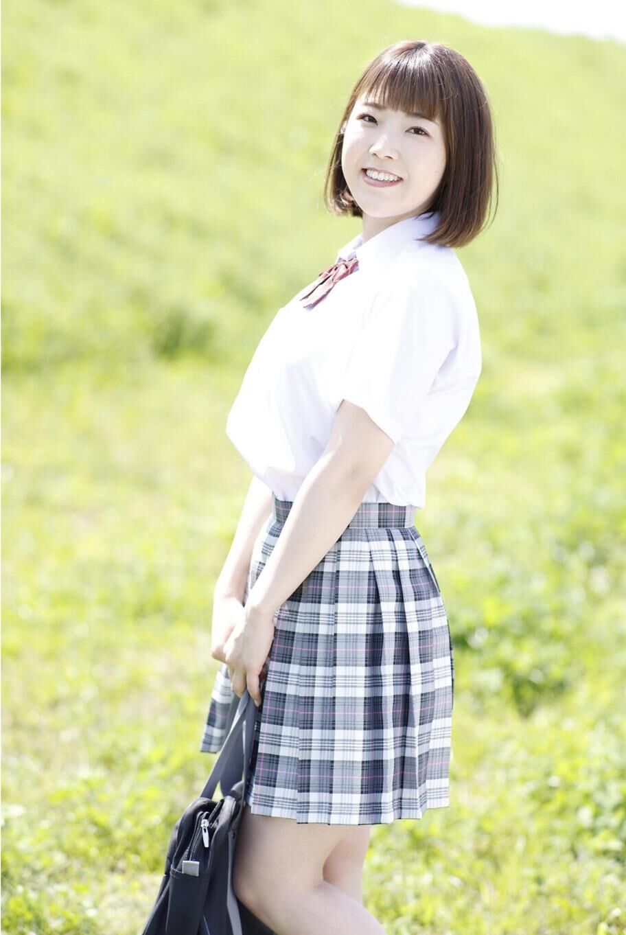 Yuina ogura lindo y sexy cuerpo