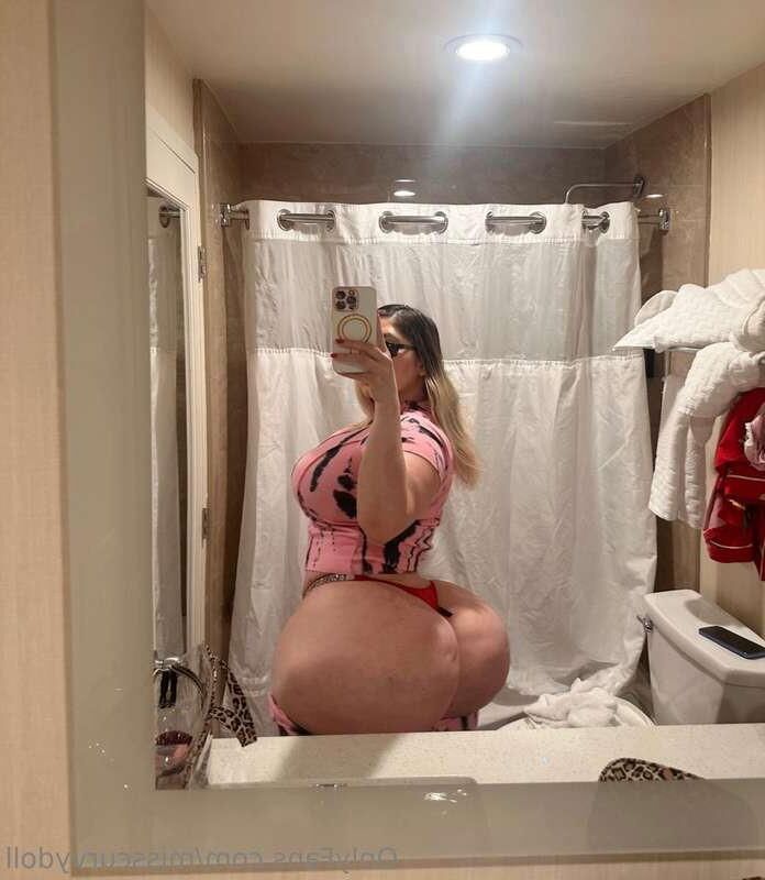 Гигантский лапа MscurvyDoll