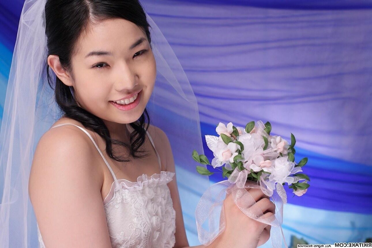 modelo de desnudos japonés Yui Hattori