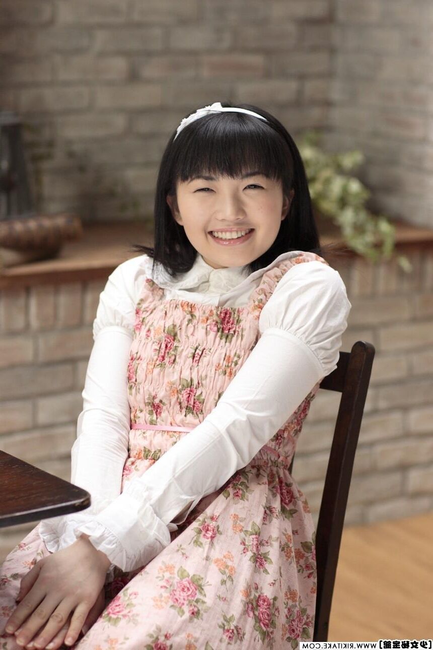 Japanisches Nacktmodell Mika Hanai