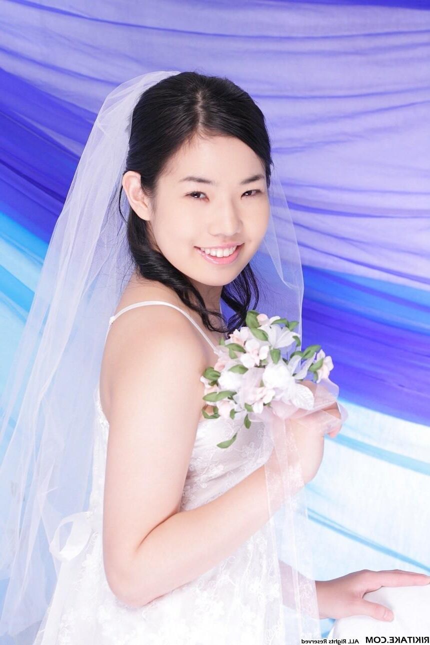 modelo de desnudos japonés Yui Hattori