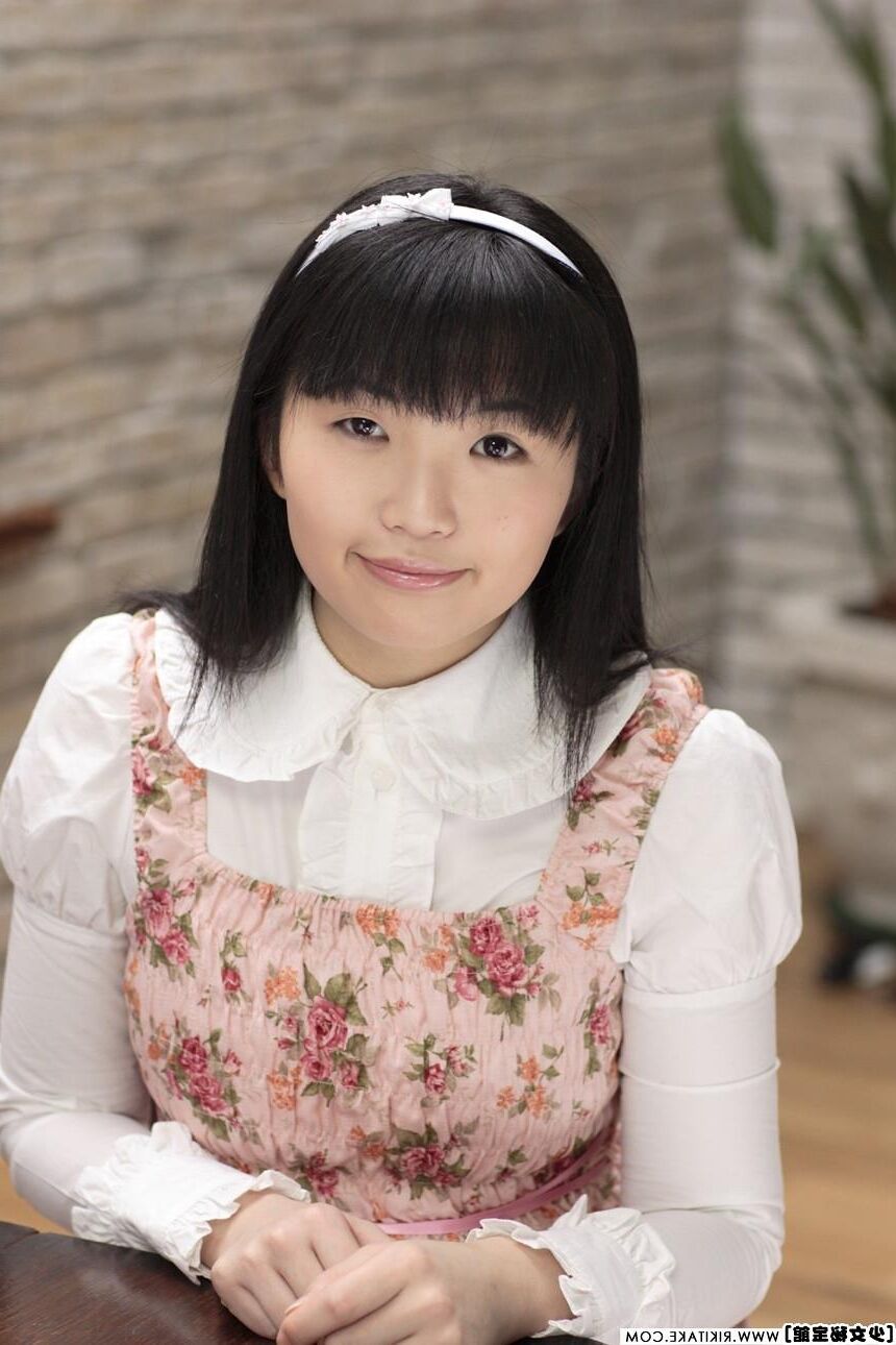 Japanisches Nacktmodell Mika Hanai