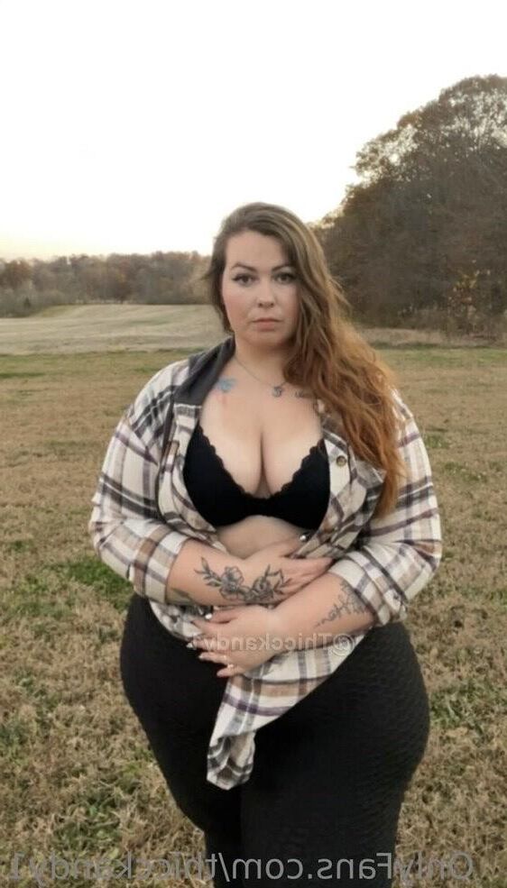 Bella enorme culo grandes tetas belleza bbw tik tokker chica mixed caliente pho