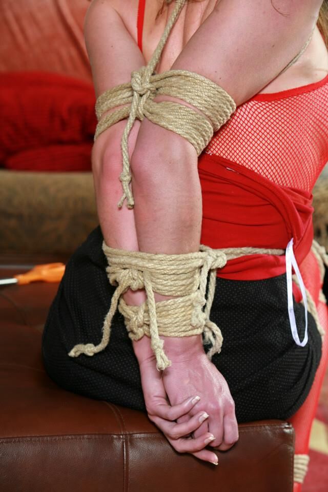 Bondage das pernas vermelhas