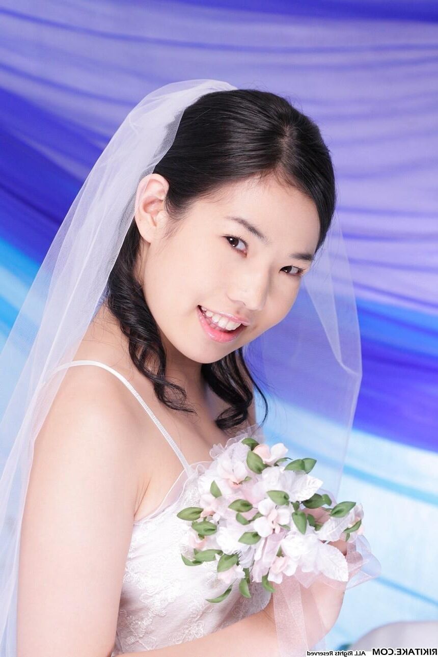modelo de desnudos japonés Yui Hattori