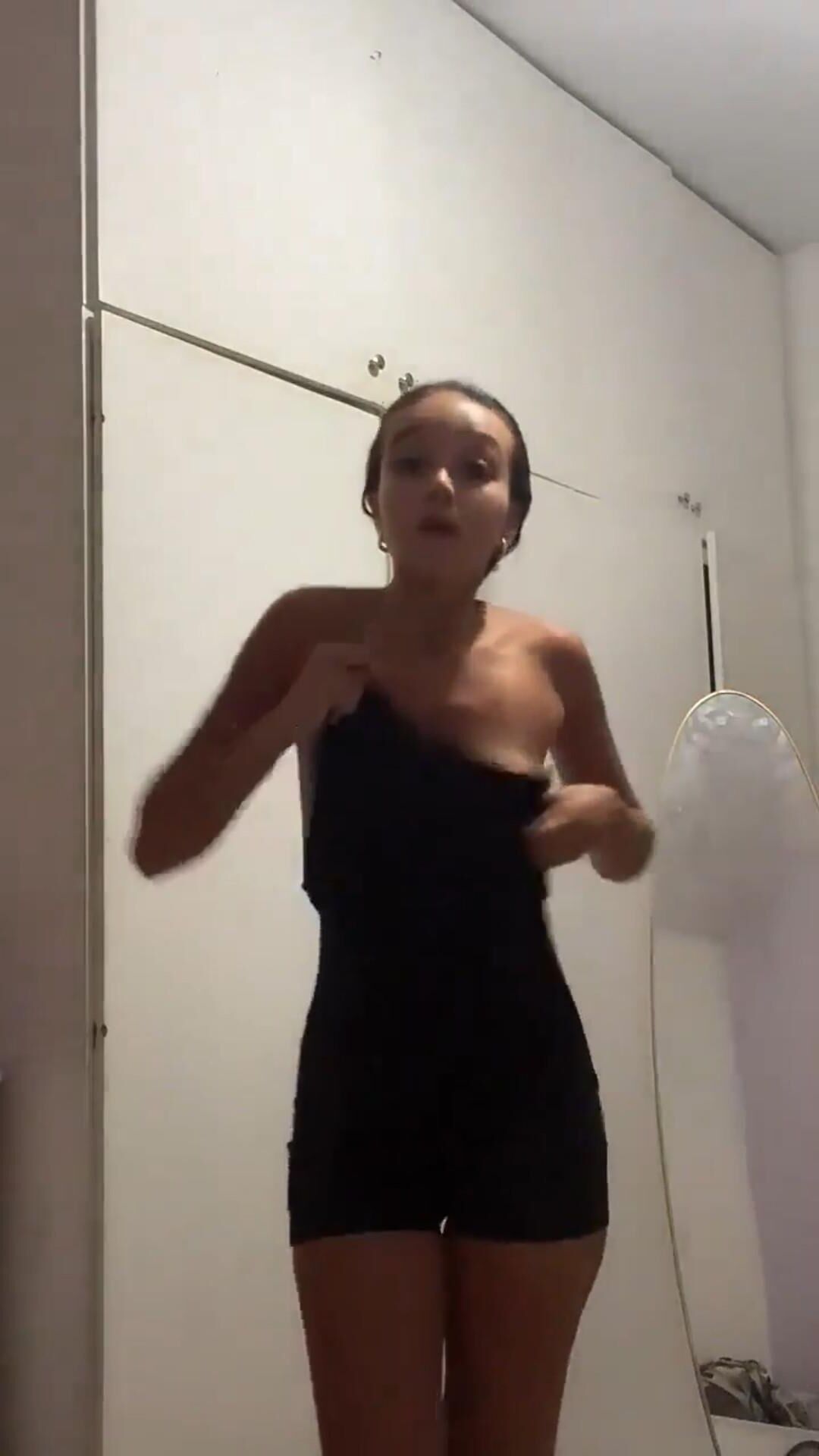 Elle a oublié que son appareil photo était sur