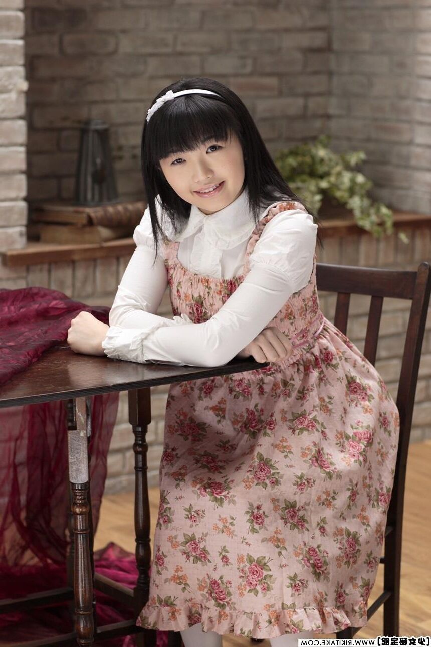 Japanisches Nacktmodell Mika Hanai
