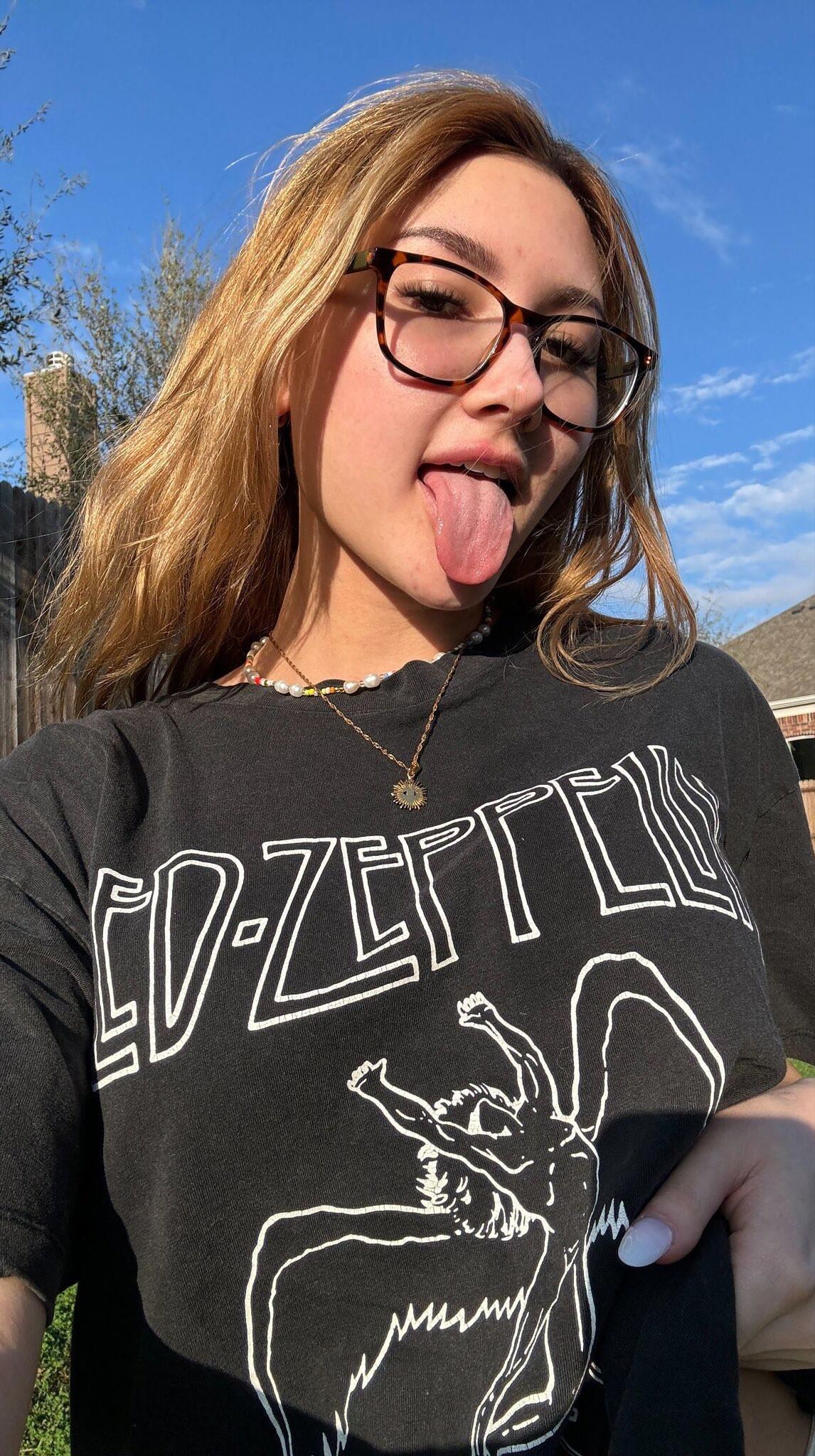 Leonie Monty Twitch Slut