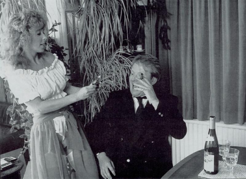 Retro -Spanking Februs und Fessee Quenching
