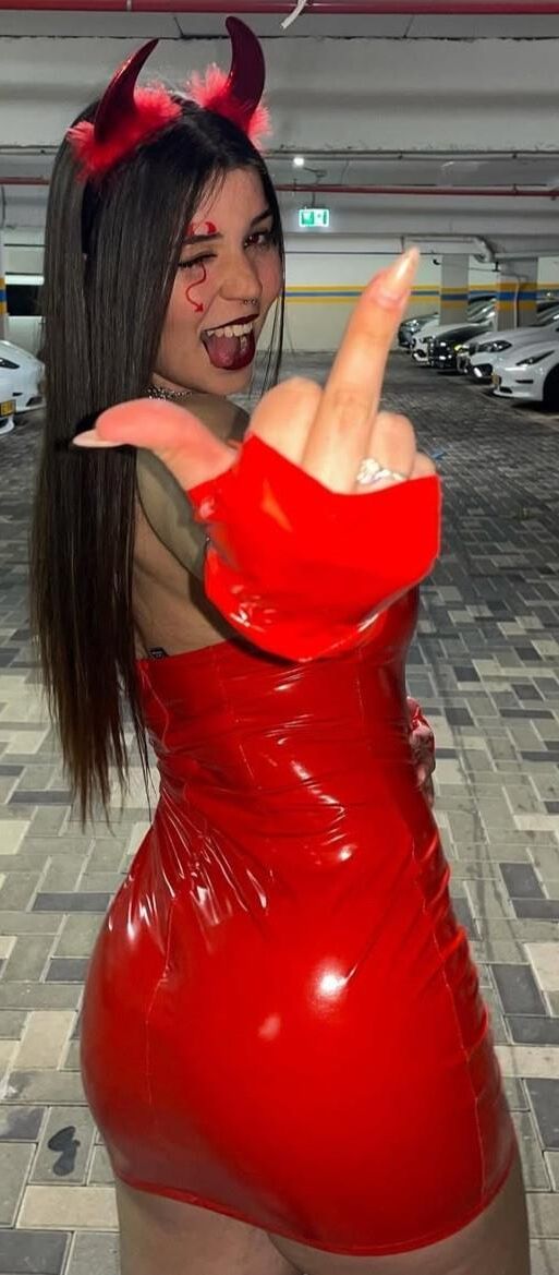 Fuckmeatのおっぱいとお尻は5月に