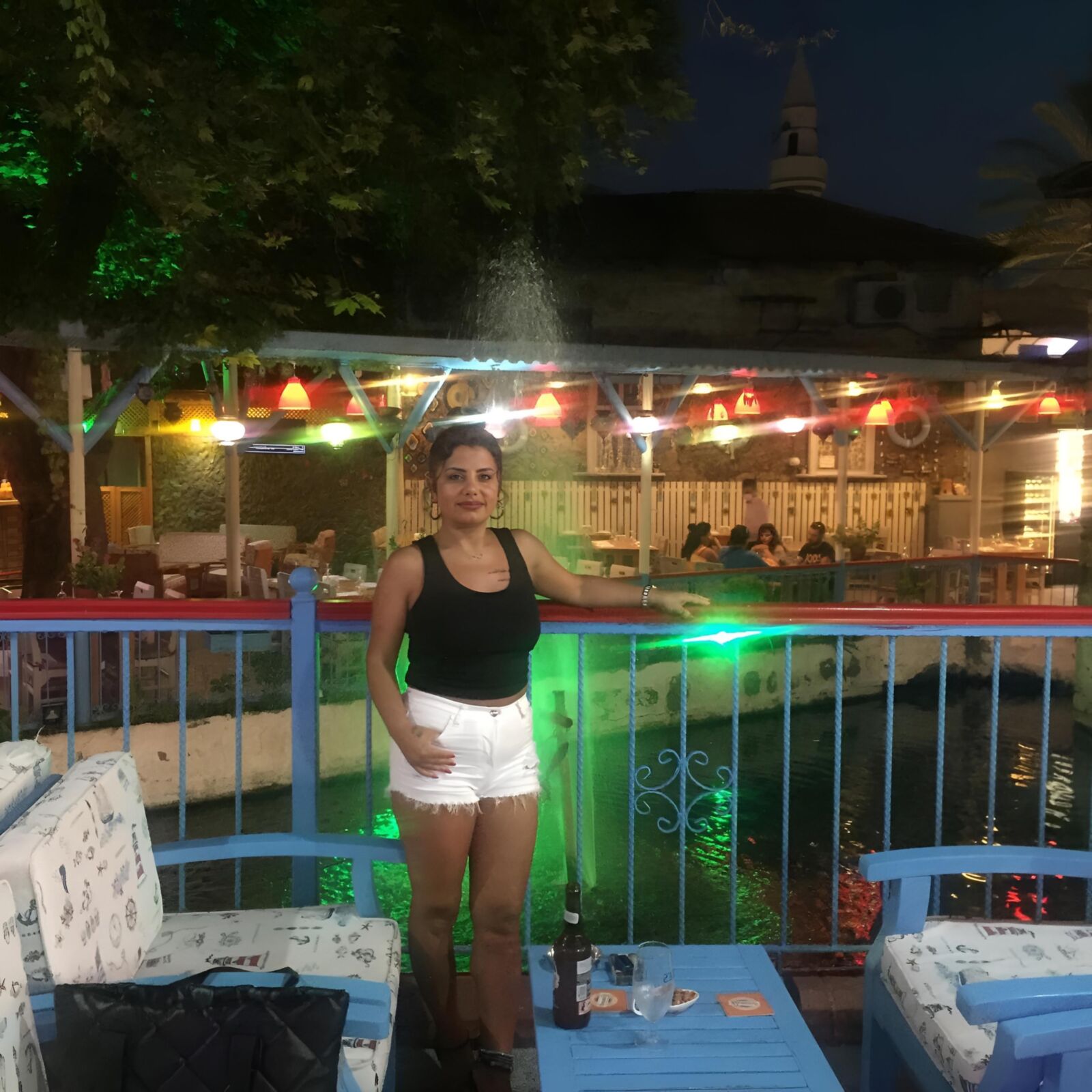 Türkische reife Dame Bilder