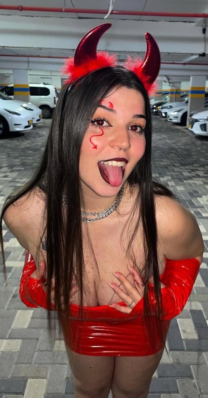 Fuckmeatのおっぱいとお尻は5月に