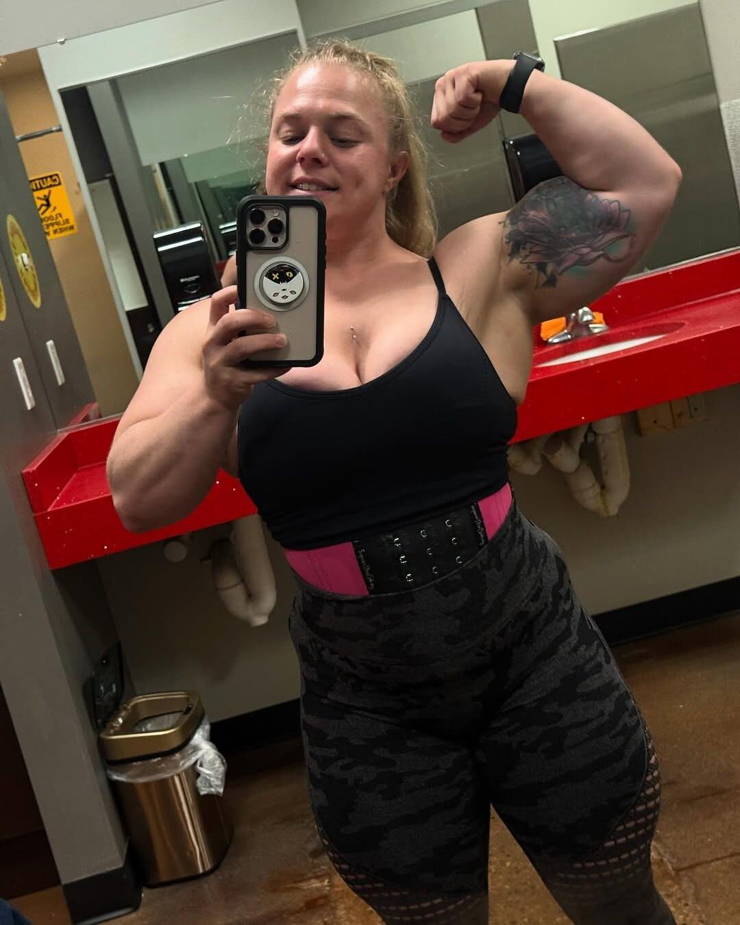 Muscle Girls Thicc and Powerful