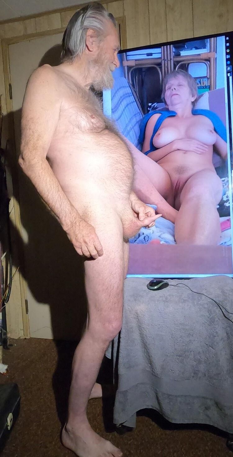Chris liebt es, seine Frau aufzudecken