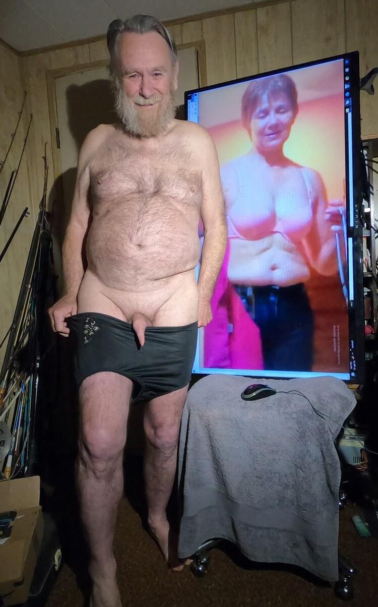 Chris liebt es, seine Frau aufzudecken