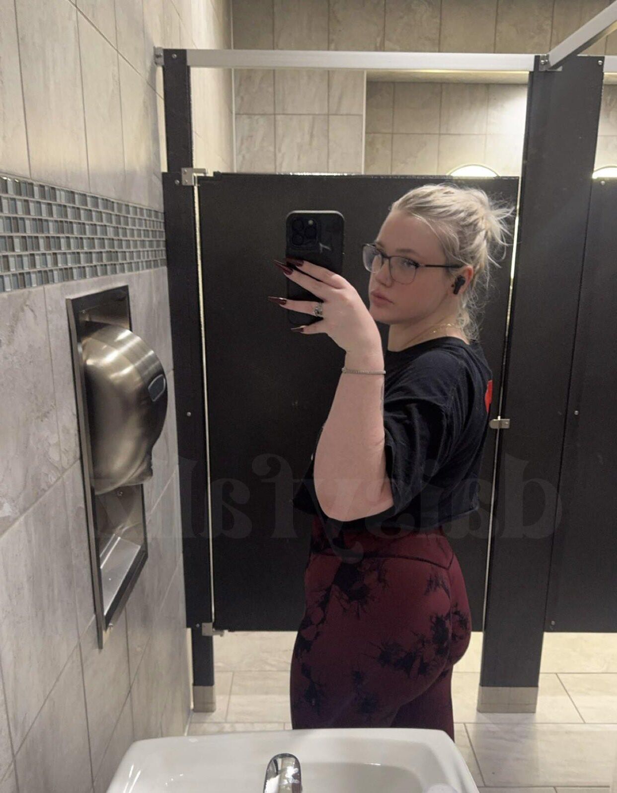 デイジービッグアスビッグおっぱいセクシーなブロンドBBWガールミックスホット写真