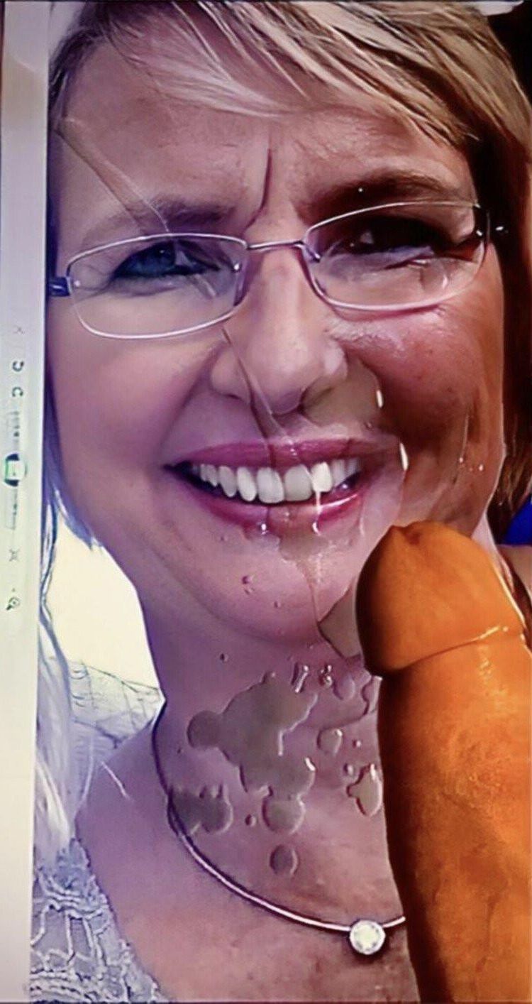 Business slut Anna exposed