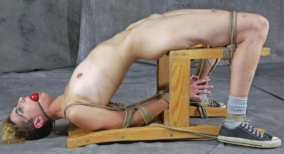 Bondage Girls, die Brillen tragen