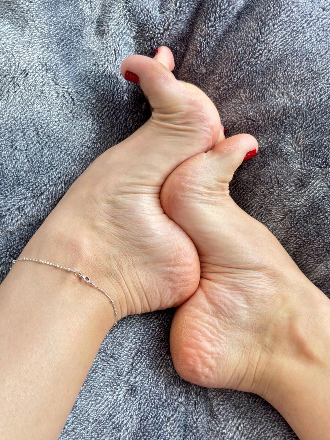 Sexy Füße und Fußkettchen