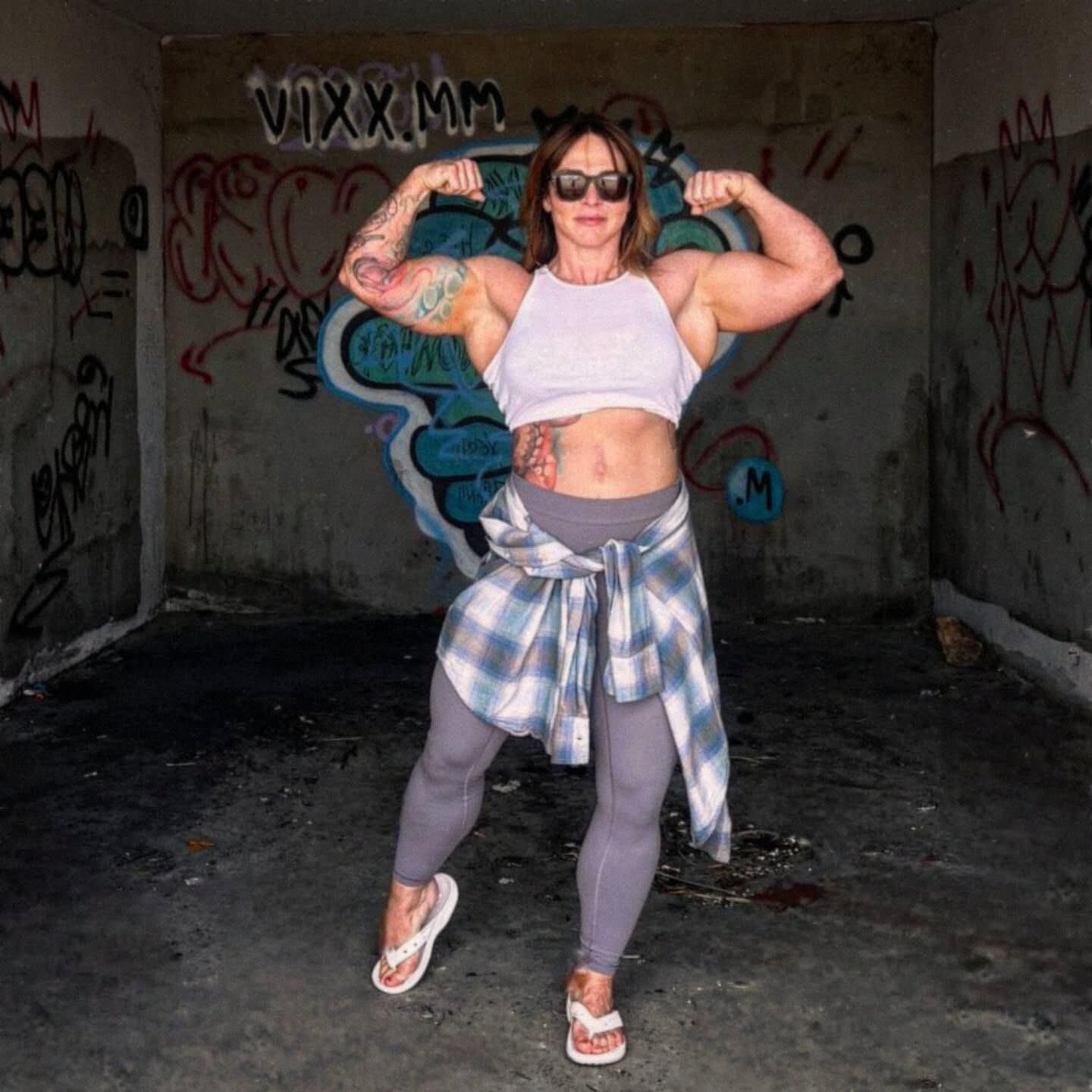 Muscle Girls Thicc and Powerful