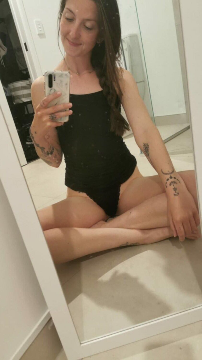 Kiwi Slut Ellie