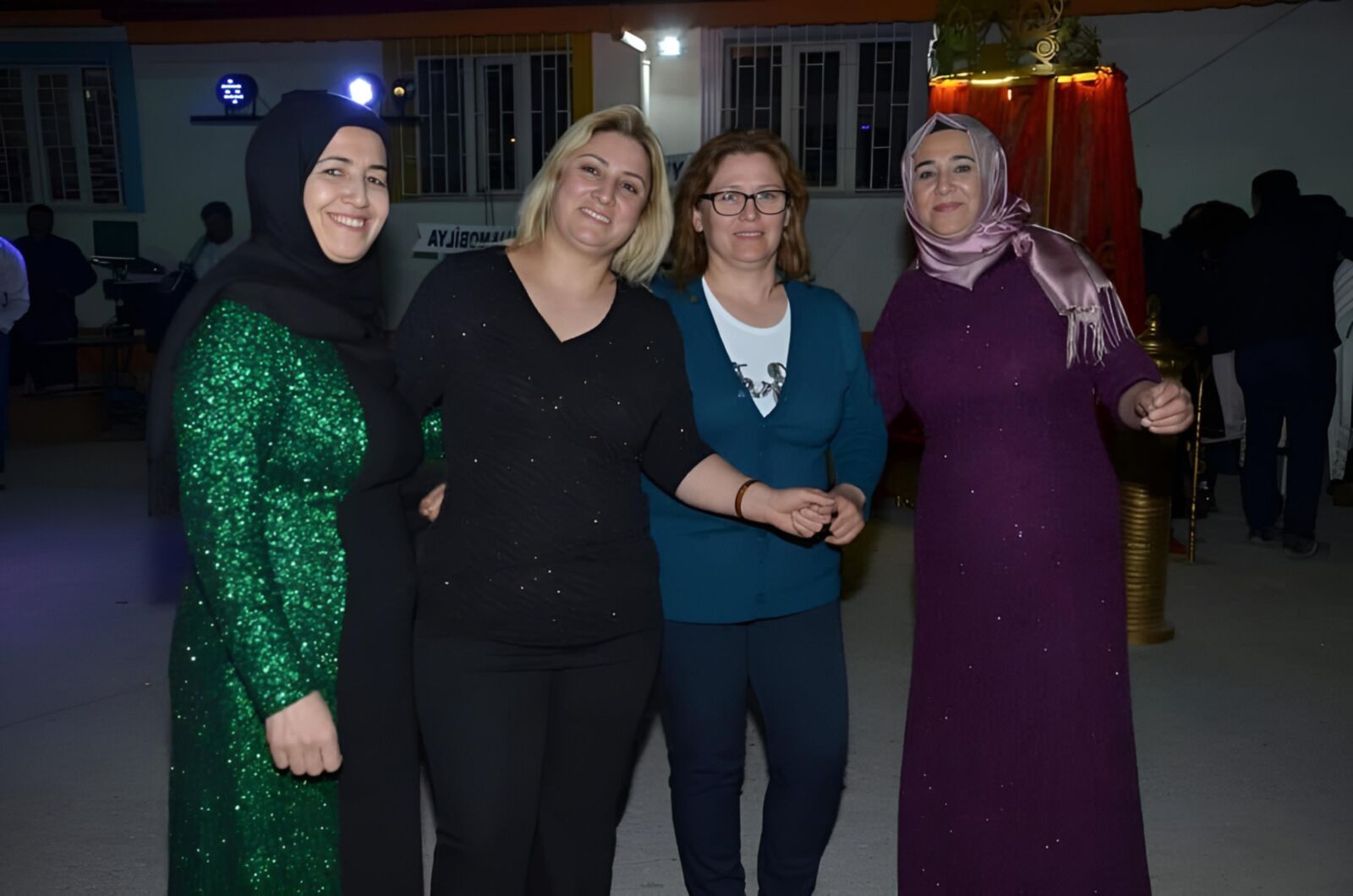 Türkische reife Dame Bilder