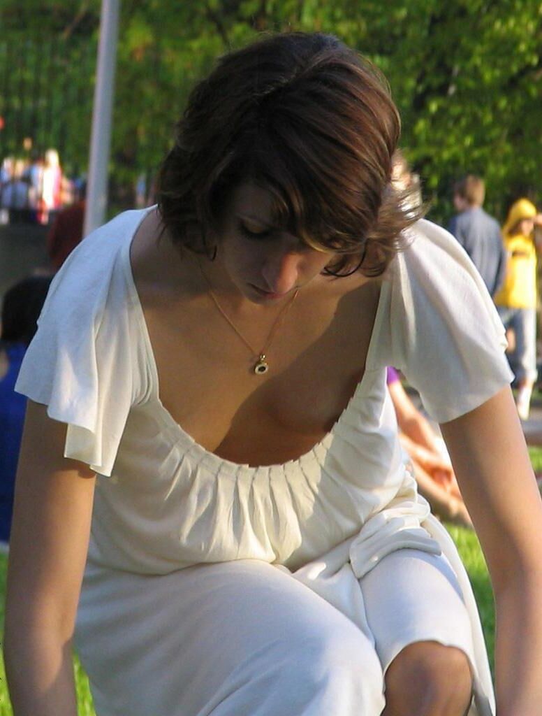 Downblouse / Nippelrutsche