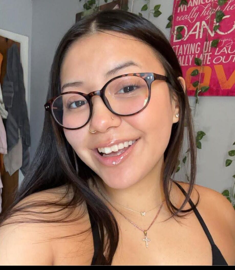 Sexy yales Hottie
