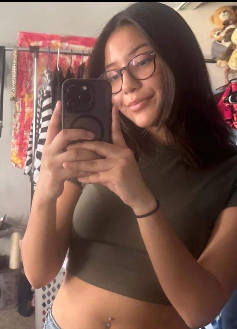 Sexy yales Hottie