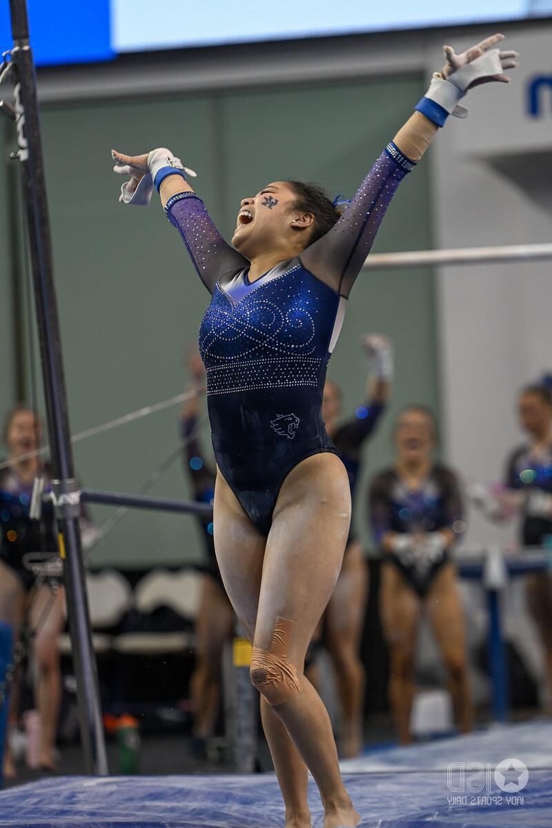 Very Hot College Gymnasts Part 