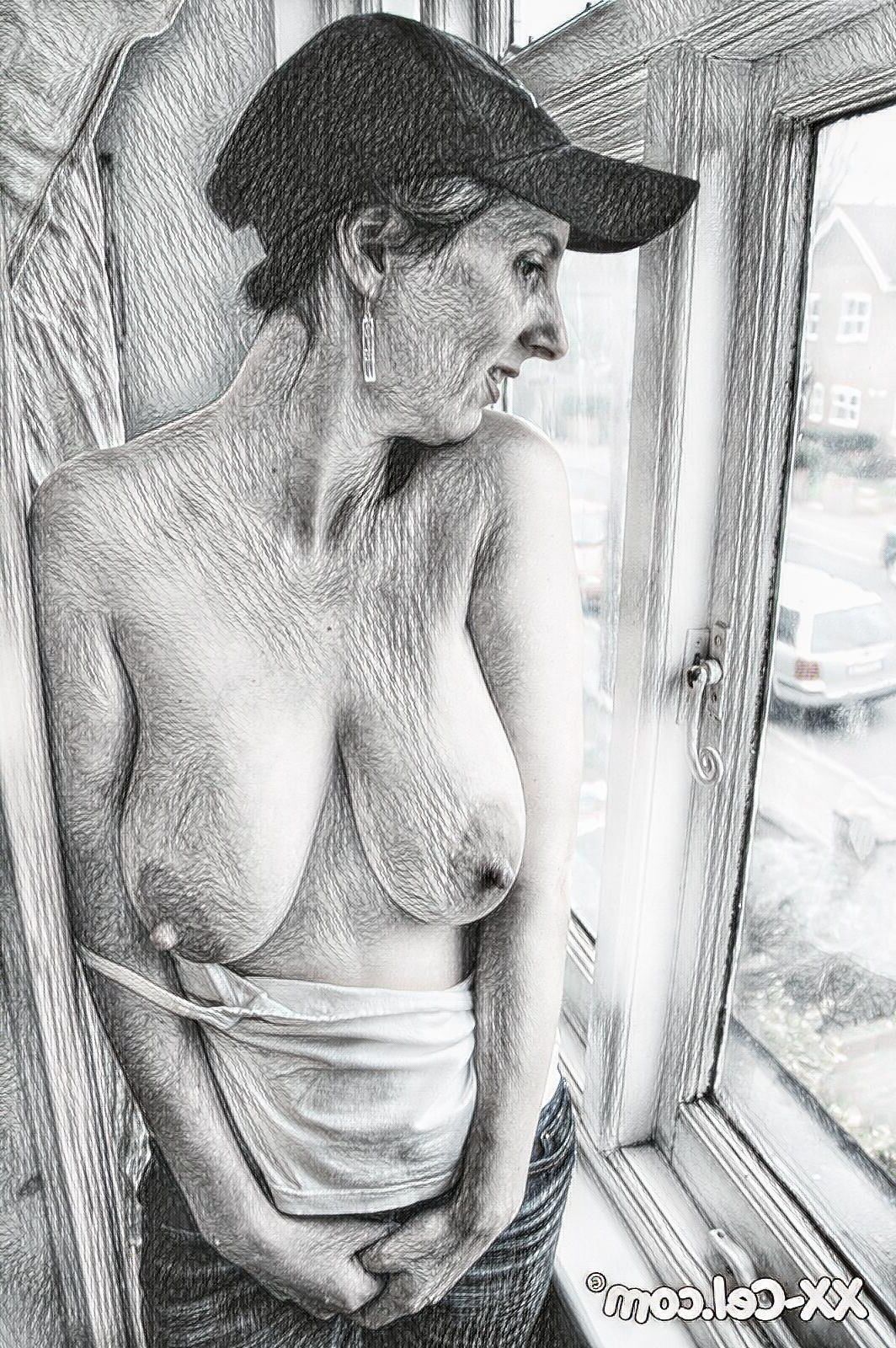 hot girls in windows#