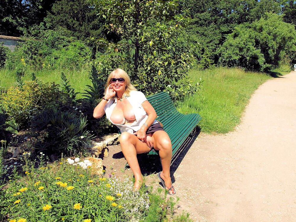 ❤️our sexy Lady di@ne😍frolics in den Gärten👩💋!