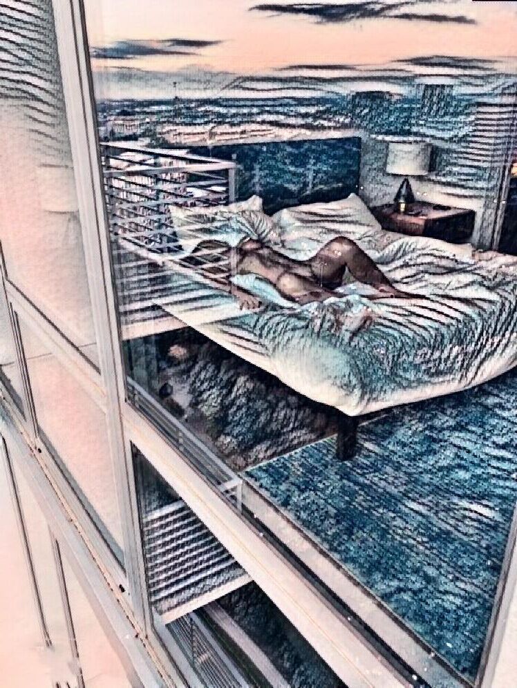 hot girls in windows#