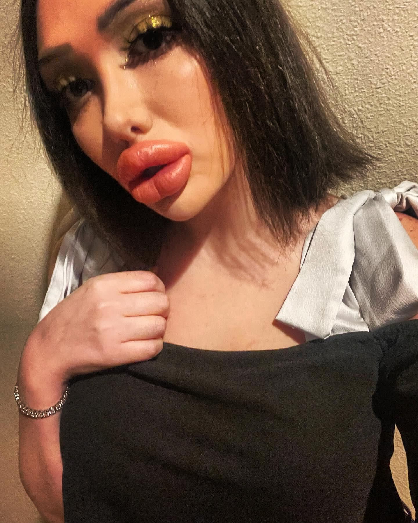 Bimbo Lips Goddess