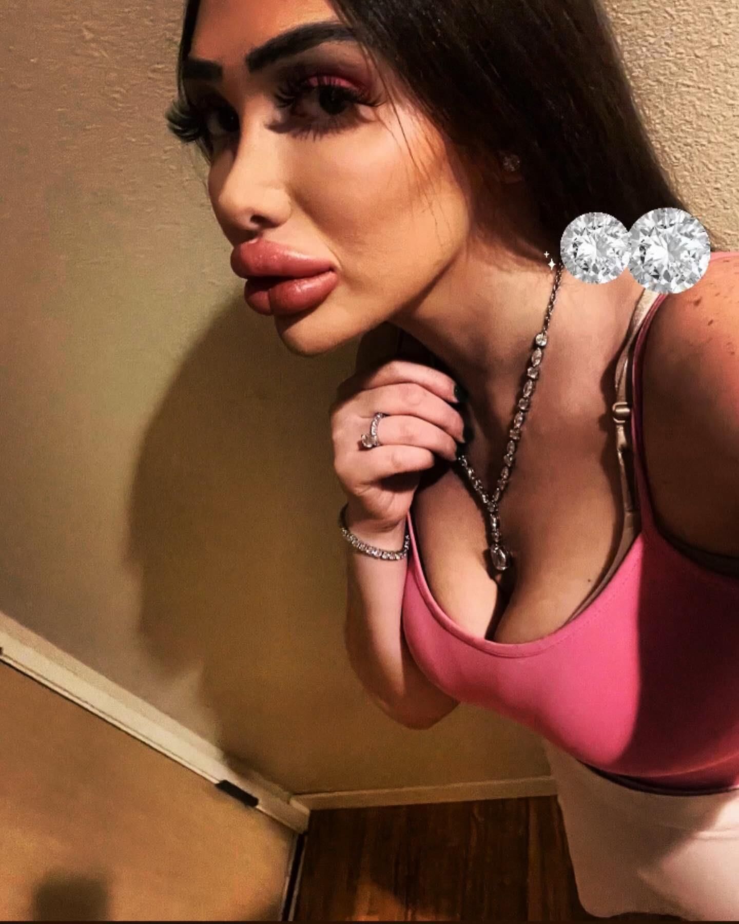 Bimbo Lips Goddess