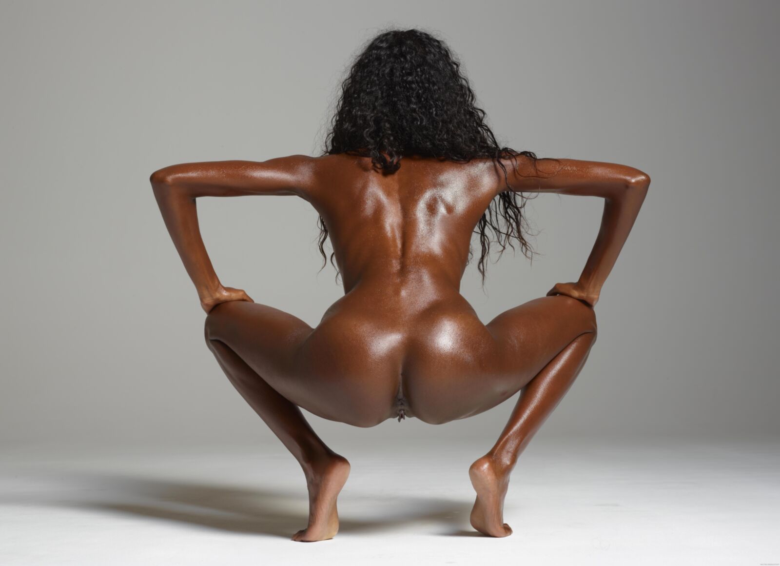 woman's back ebony for LilMinx