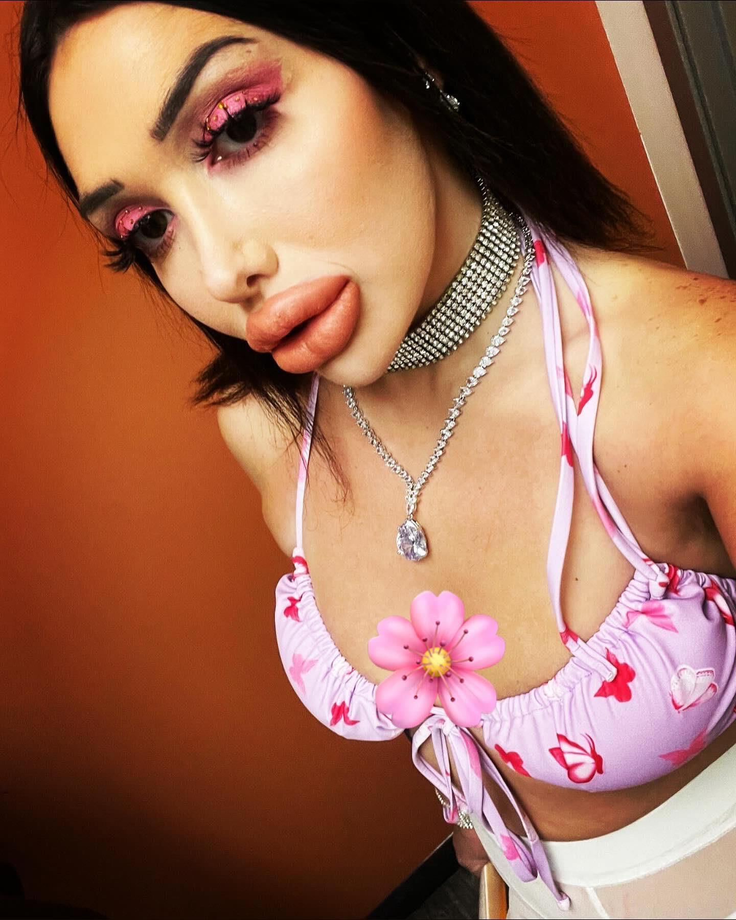 Bimbo Lips Goddess