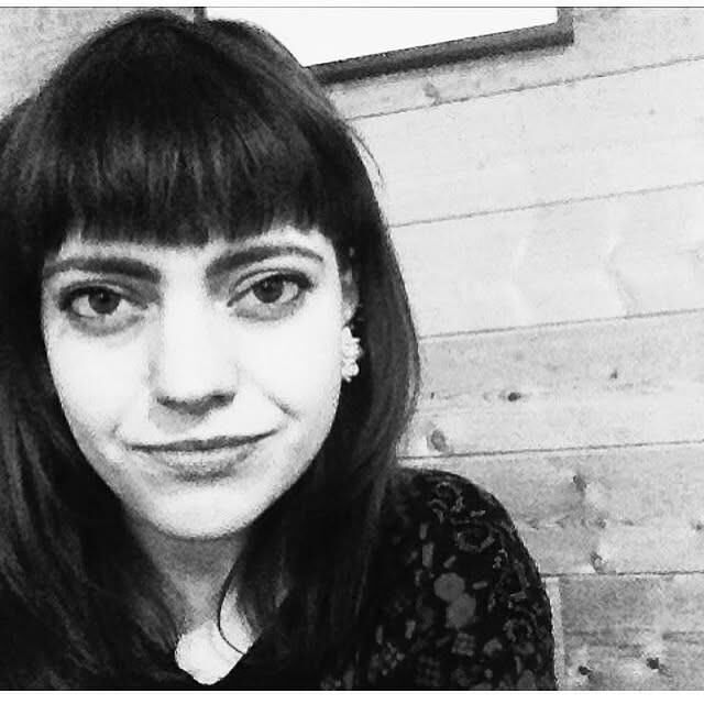 Melodie petite chienne emo gueule a sperme