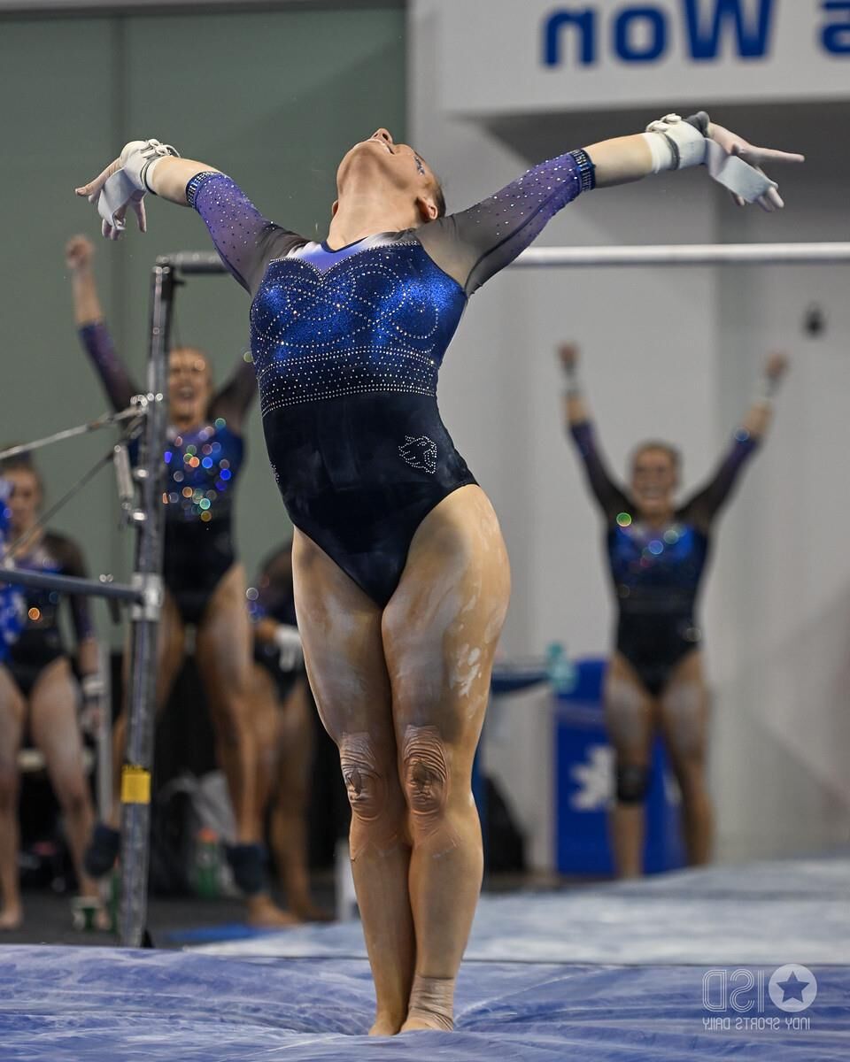 Very Hot College Gymnasts Part 