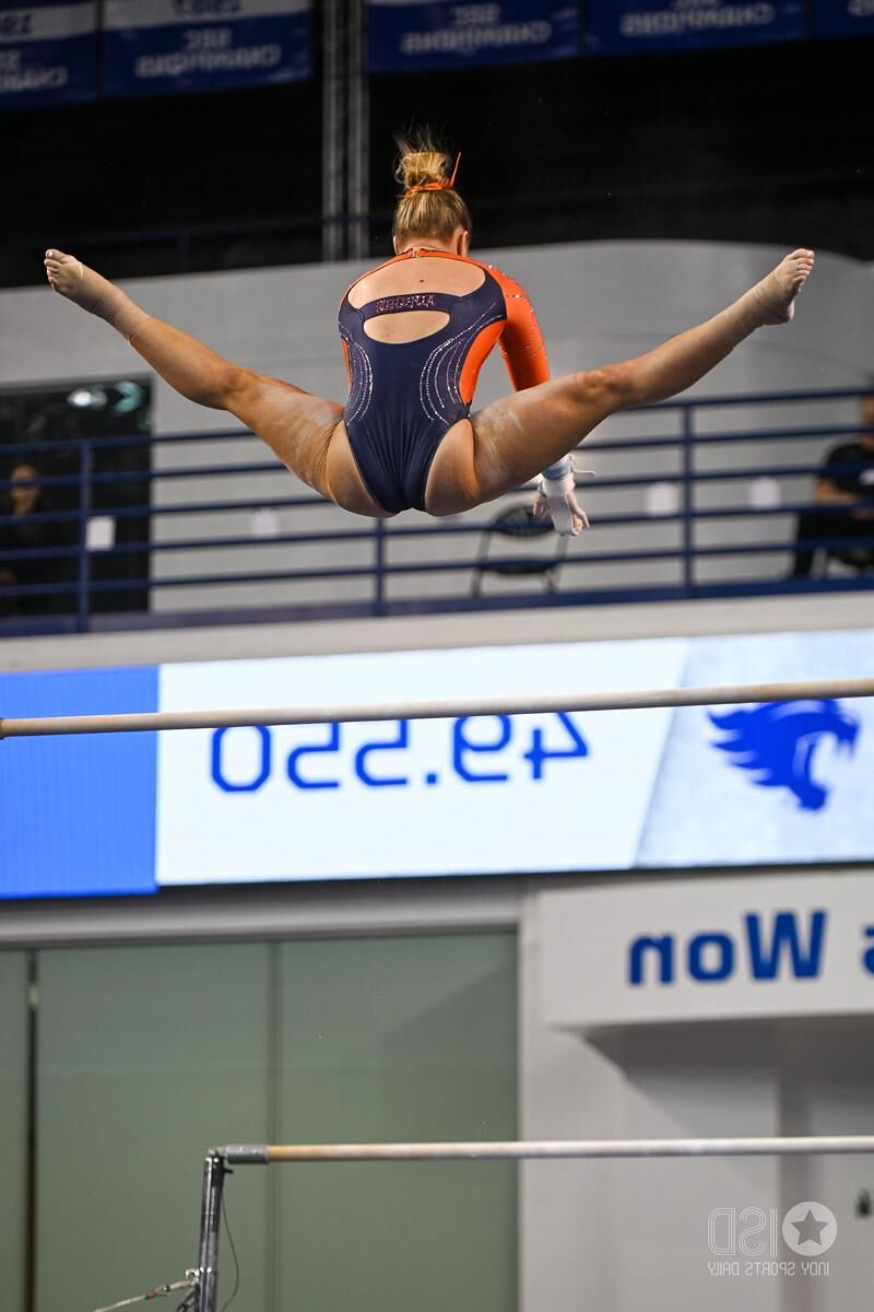Very Hot College Gymnasts Part 